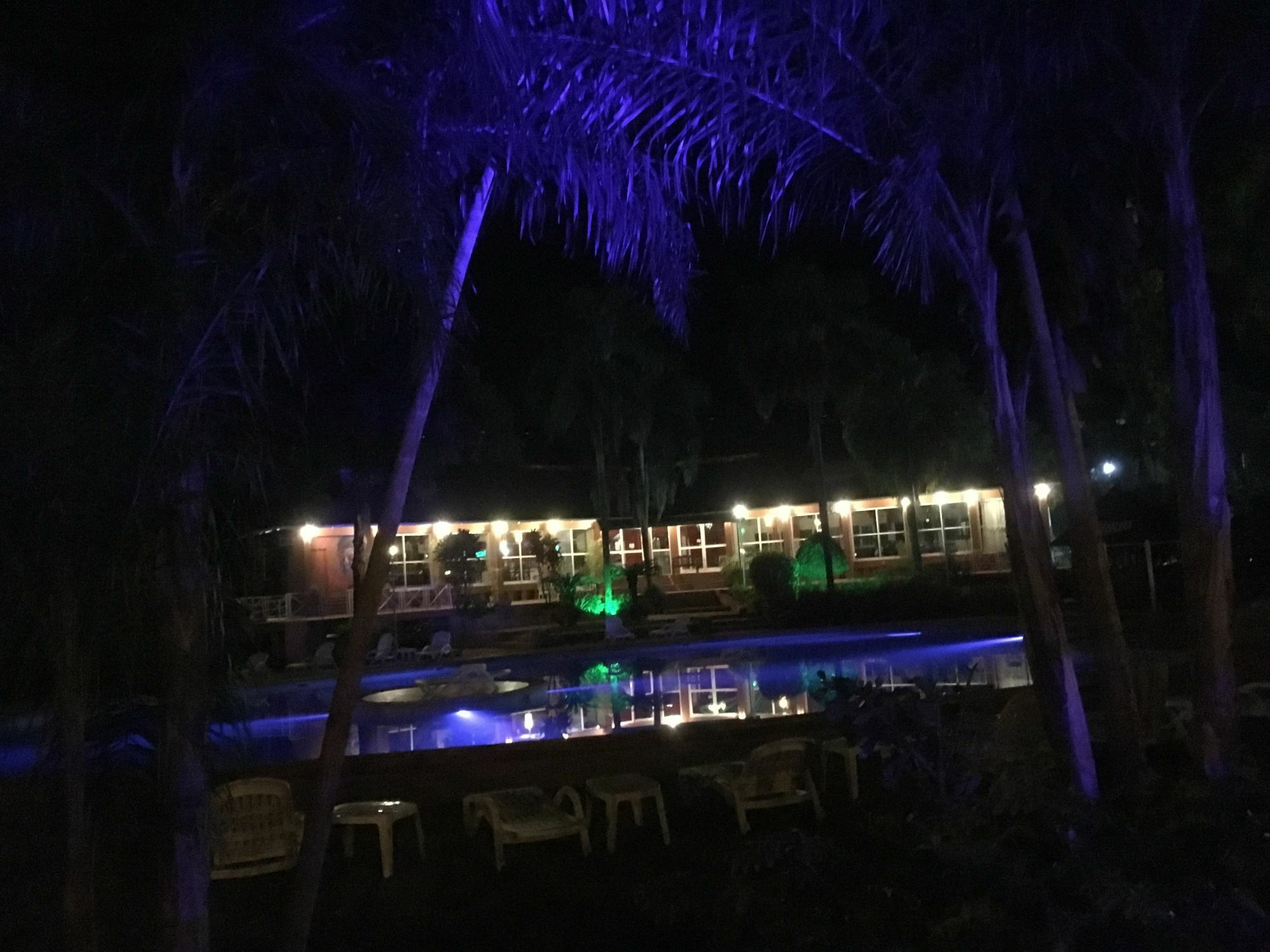 Tangoinn Club Iguazu Party Luxury Hostel Puerto Iguazu Exterior photo